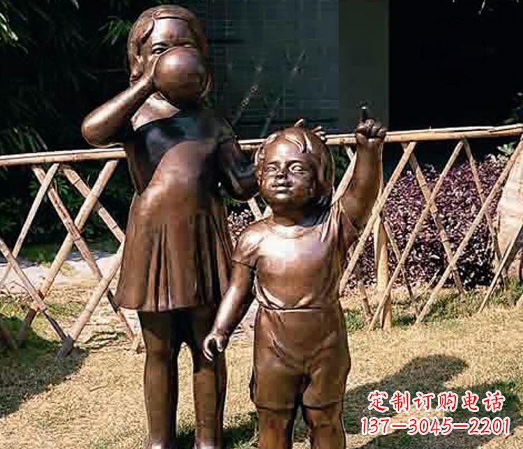 贵州铜雕吹气球儿童