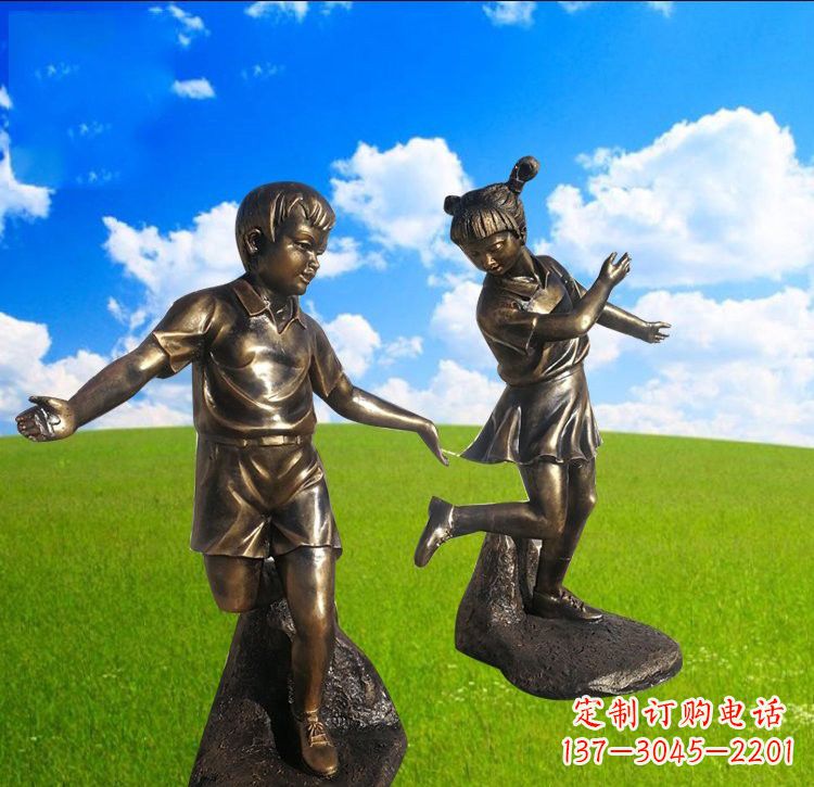 贵州铜雕儿童踢毽子