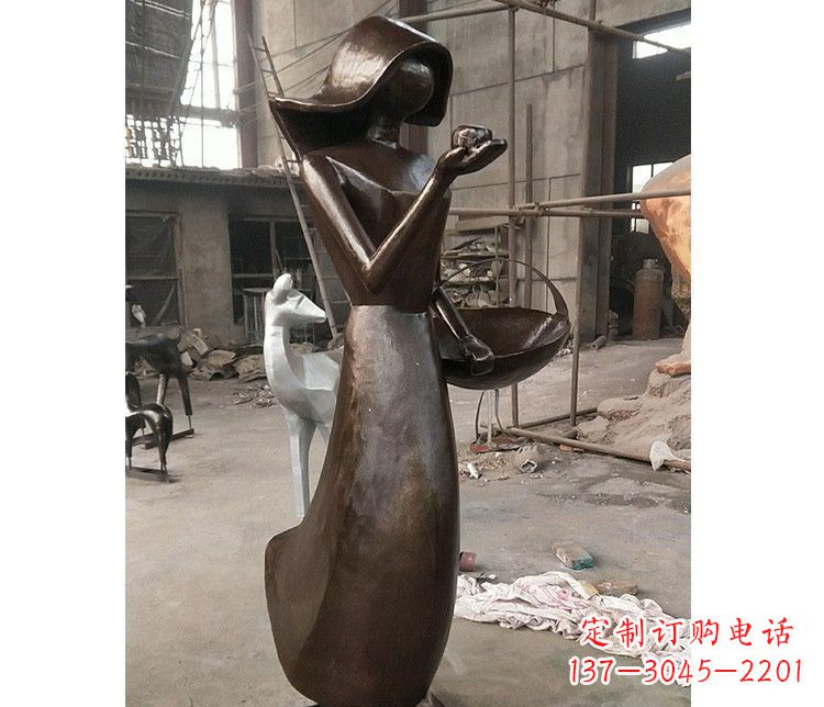 贵州铜雕逛街女孩人物雕塑