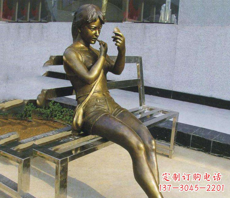 贵州铜雕商业街化妆女孩人物雕塑