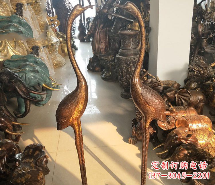 贵州铜雕仙鹤踩龟雕塑摆件