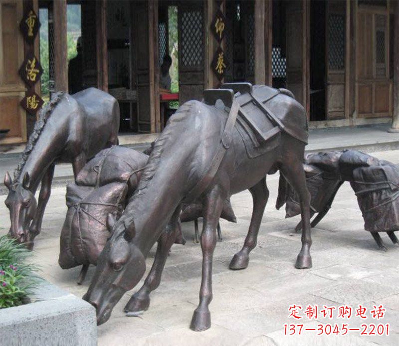 贵州拖行李的马动物铜雕