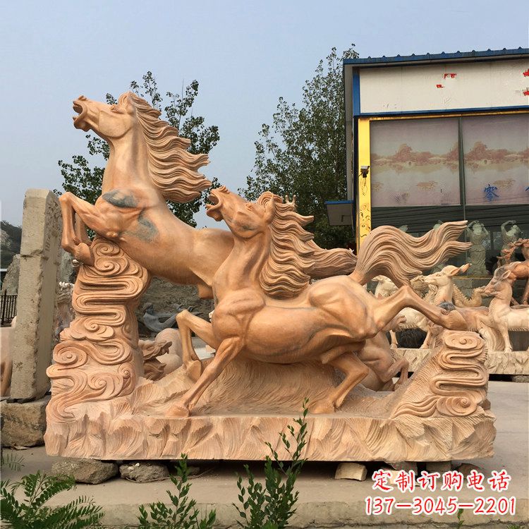 贵州晚霞红奔马群雕