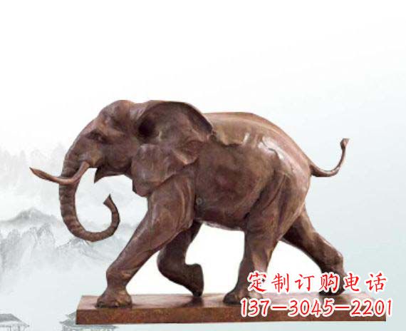 贵州晚霞红大象公园动物石雕