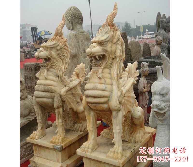 贵州晚霞红独角兽雕塑