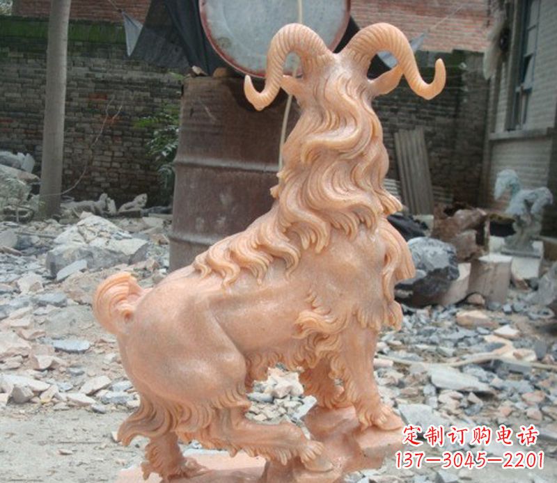贵州晚霞红山羊石雕 