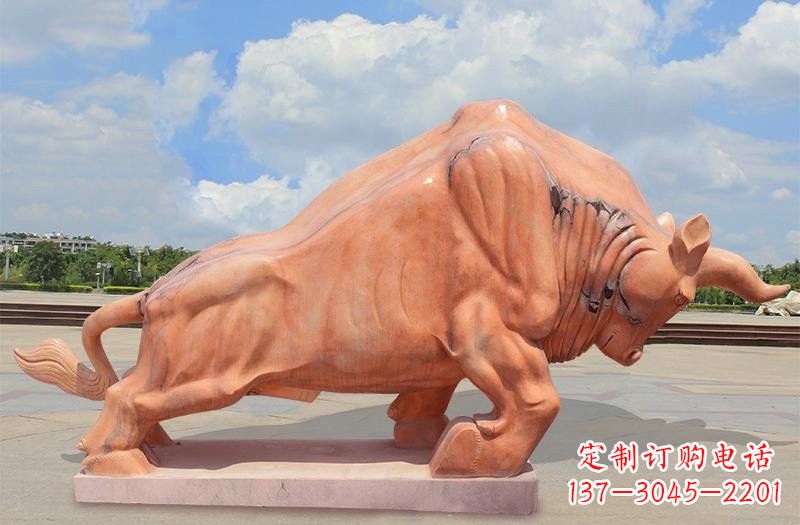 贵州晚霞红拓荒牛石雕