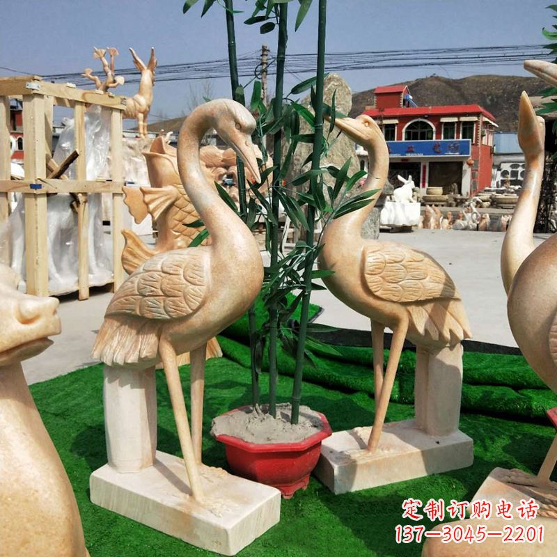 贵州晚霞红仙鹤石雕