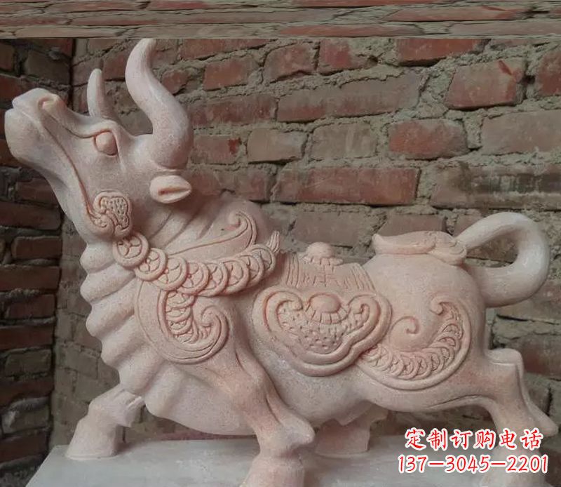贵州晚霞红小牛雕塑