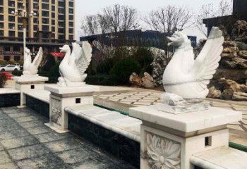 贵州中领雕塑提供最高质量的天鹅雕塑定制服务。…