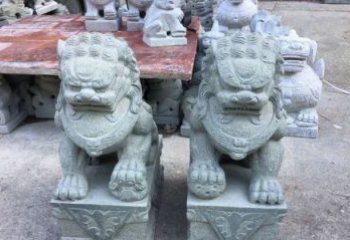 贵州青石踩球狮子看门石雕，精致雕塑令门口更加精彩