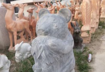 贵州青石熊猫雕塑，传承古典文化