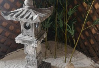 贵州青石仿古灯笼雕塑是由中领雕塑定制的经典雕…