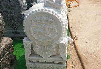 贵州青石门墩石带浮雕是由领雕塑定制制作的一款…