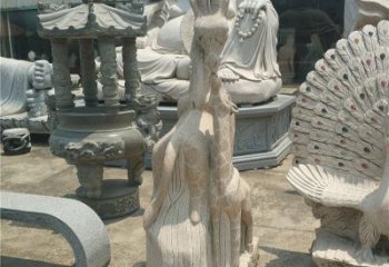 贵州高贵优雅的长颈鹿雕塑