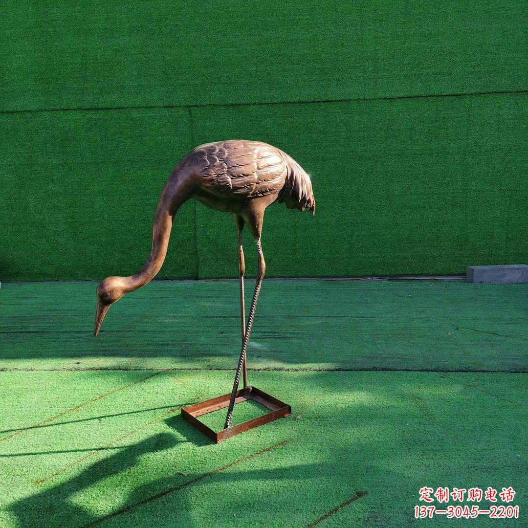 贵州仙鹤拉鼓铜雕塑