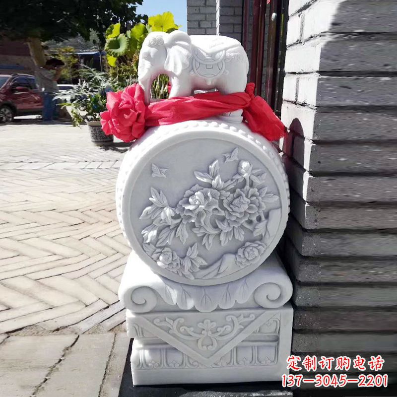 贵州仙鹤石雕门墩