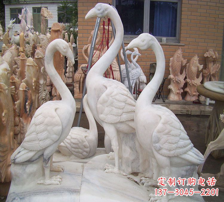 贵州仙鹤衔树枝 石雕
