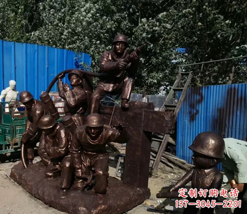 贵州消防员灭火景观雕塑