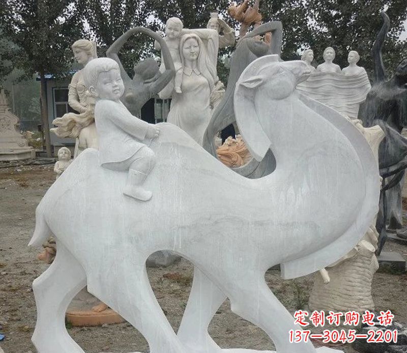 贵州小孩骑骆驼石雕