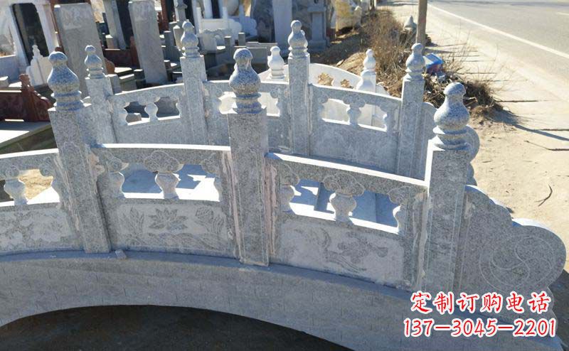 贵州小区公园大理石拱桥