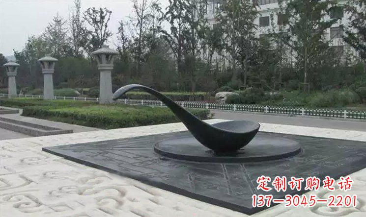 贵州校园古代指南针司南铜雕
