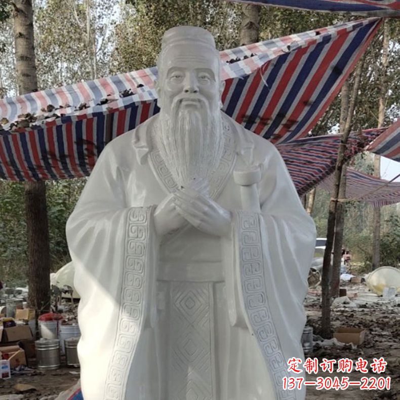 贵州校园孔子雕像