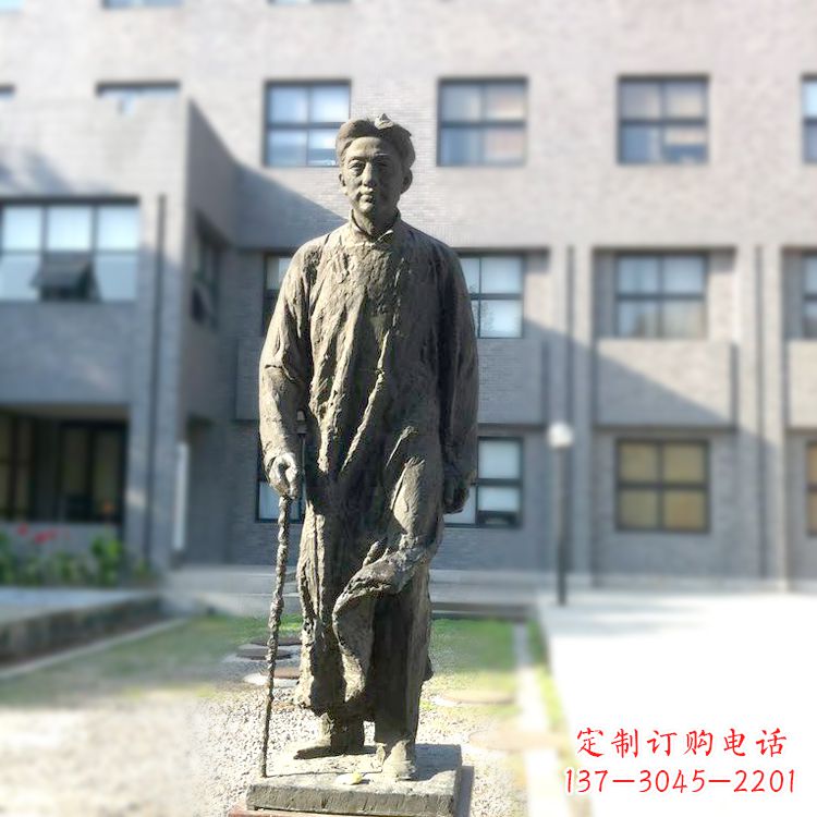 贵州校园名人徐悲鸿雕塑