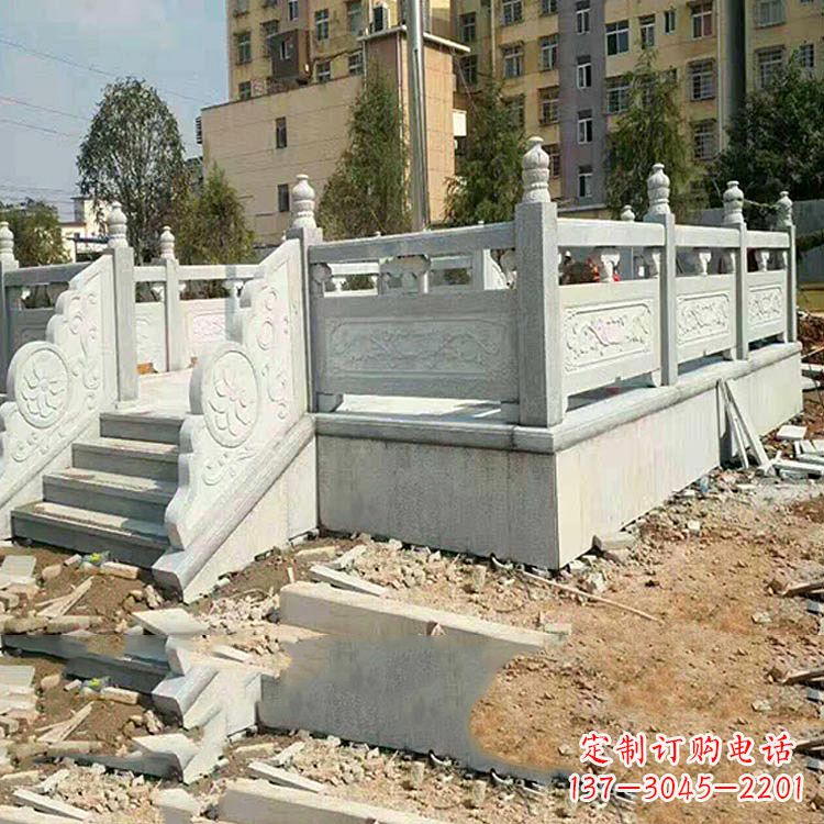贵州校园青石升旗台