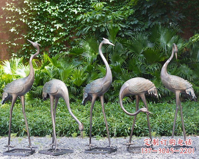 贵州写意仙鹤雕塑