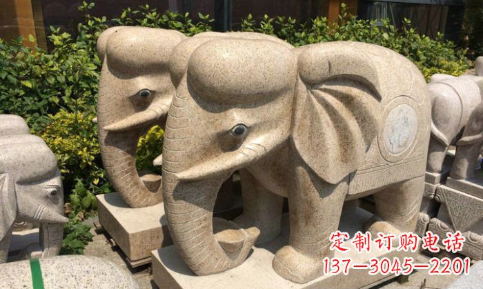 贵州招财进宝砂岩大象石雕