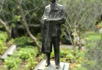 贵州徐悲鸿雕塑著名奔马画家公园铜雕像