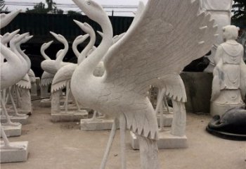 贵州展翅欲飞的仙鹤石雕