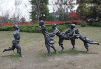 贵州铸铜老鹰捉小鸡儿童雕塑