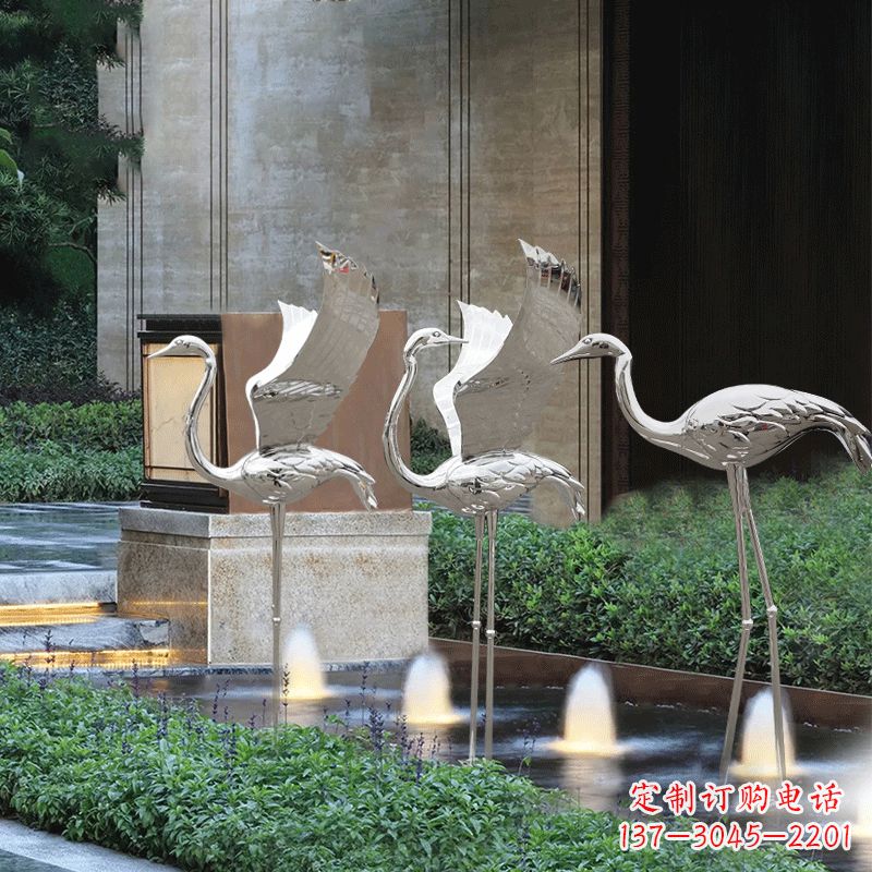 贵州鹤雕塑-公园不锈钢镜面喷泉中的鹤雕塑