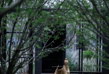 贵州人物雕塑-别墅庭院创意不锈钢仿铜抽象吹笛子的人物雕塑